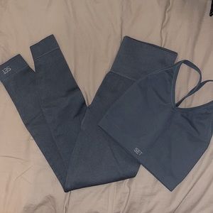 Set Active Sculptflex Ribbed V Bra and Leggings